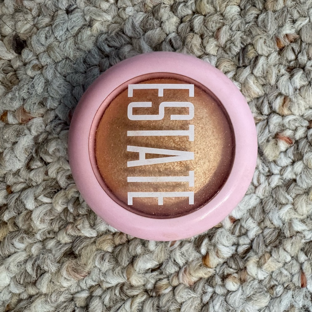 Estate Baked Highlight Powder- BYEEE